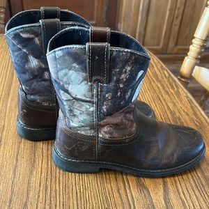 ARIAT boots size 6